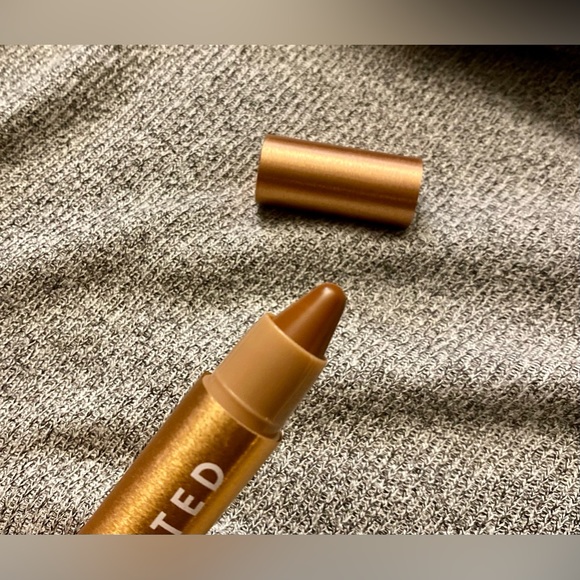 Huestick Multistick for Ulta beauty , GROUNDED - Picture 7 of 7